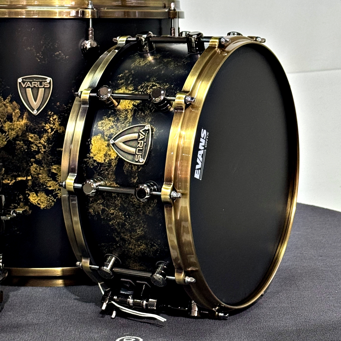 Oro Nero Drum Set - Image 2